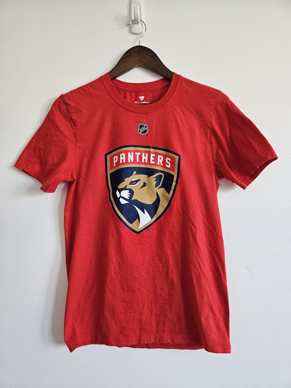 Fanatics Womens Red Florida Panthers Crest Bobrovsky Tee NWOT Size Small
